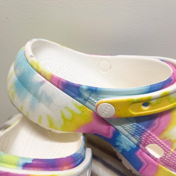 Crocs Iconic Comfort Platform Clogs :Tie Dye Graphic - Picture 3 of 4